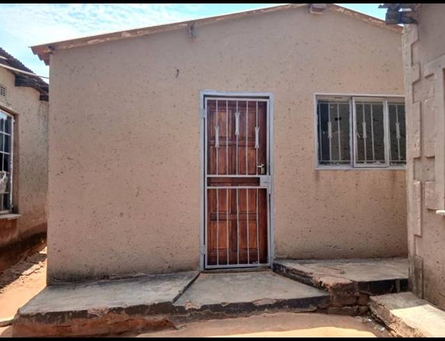 1 BEDROOM HOUSE FOR SALE IN BRAM FISCHERVILLE